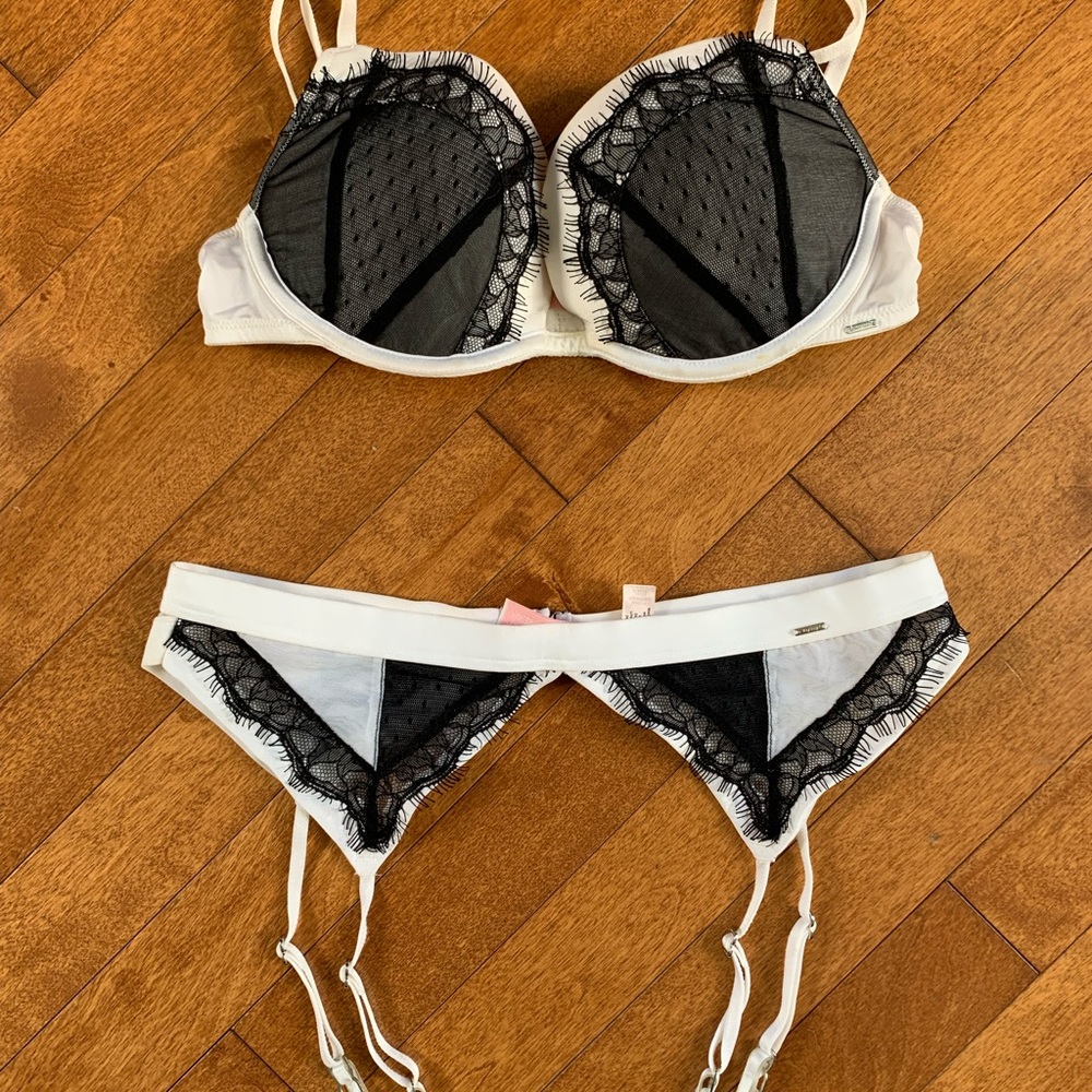 Victoria’s Secret intimates bra garter belt set